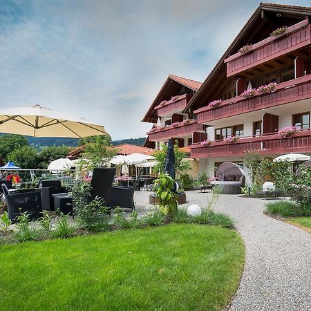 Familien- Und Wellnesshotel "Viktoria" Oberstdorf Esterno foto