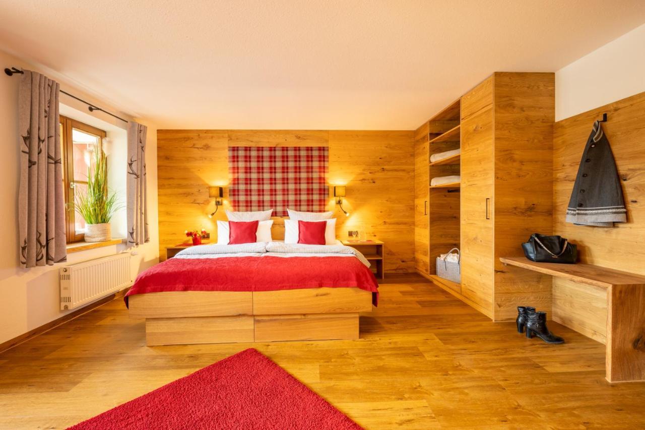 Familien- Und Wellnesshotel "Viktoria" Oberstdorf Esterno foto