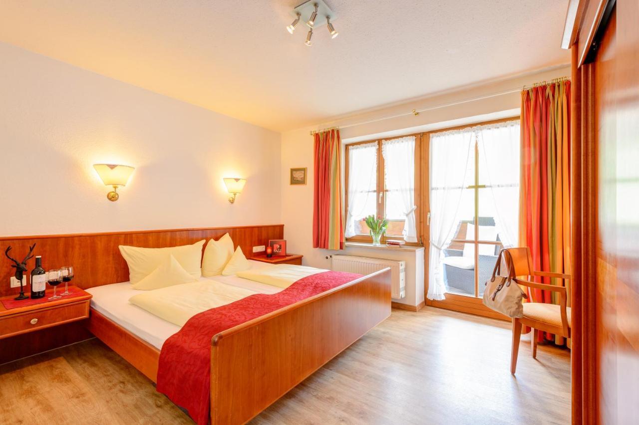 Familien- Und Wellnesshotel "Viktoria" Oberstdorf Esterno foto
