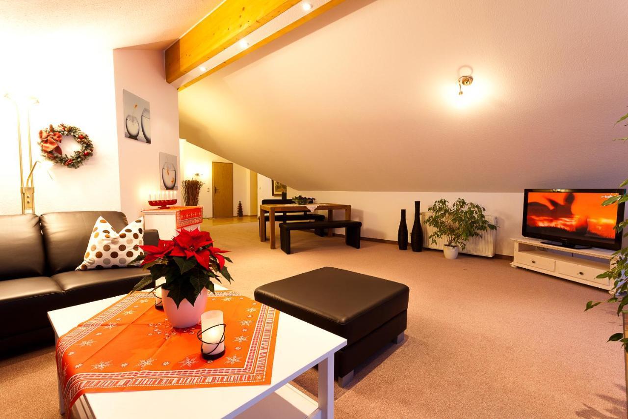 Familien- Und Wellnesshotel "Viktoria" Oberstdorf Esterno foto
