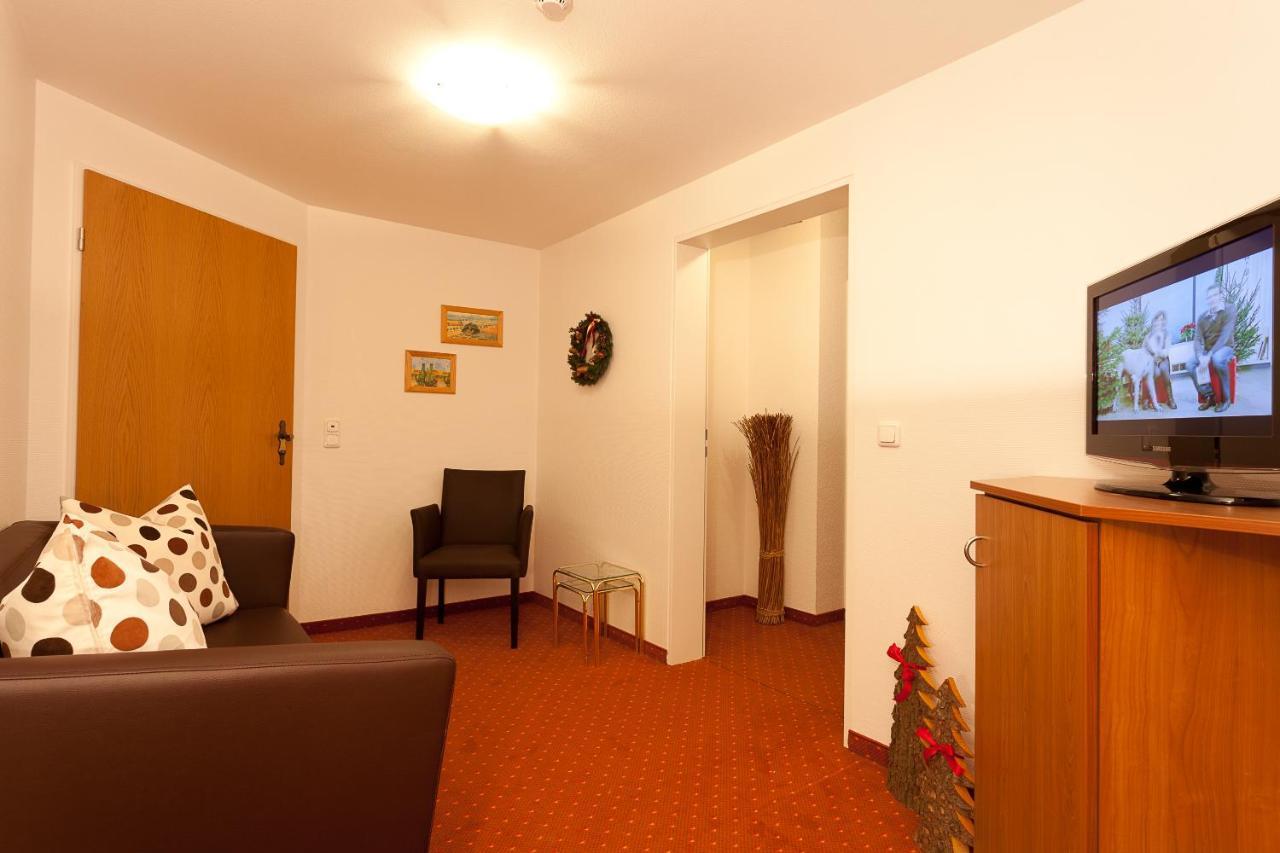 Familien- Und Wellnesshotel "Viktoria" Oberstdorf Esterno foto