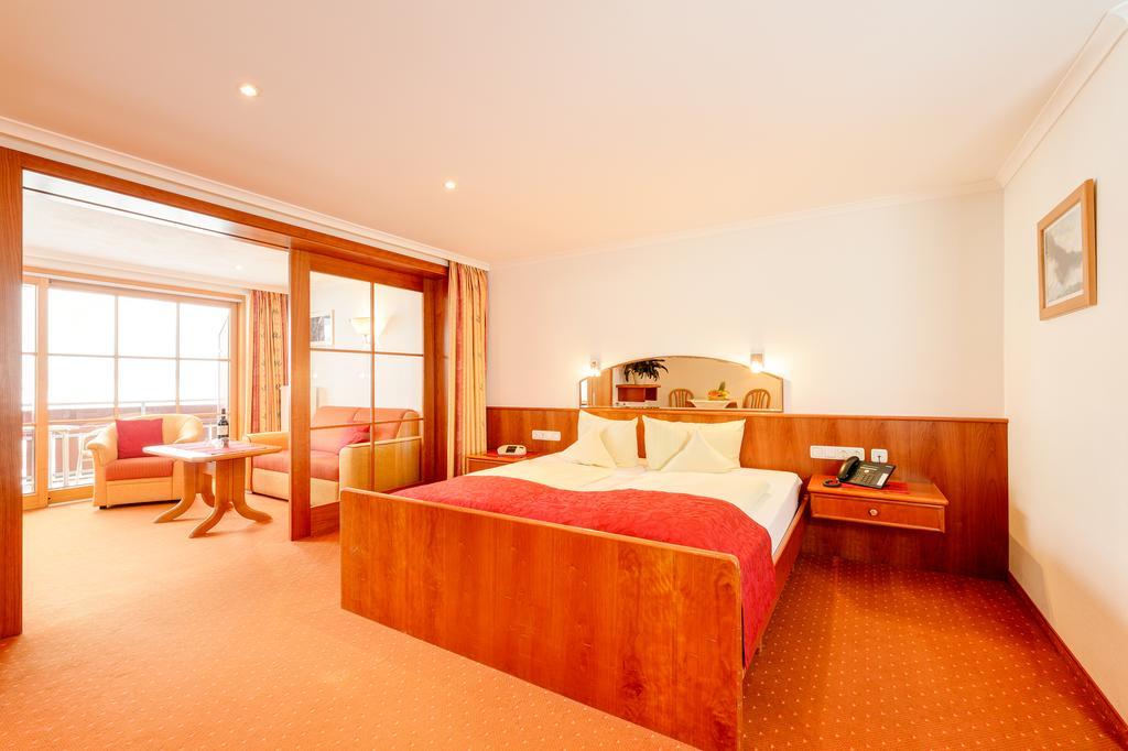 Familien- Und Wellnesshotel "Viktoria" Oberstdorf Esterno foto