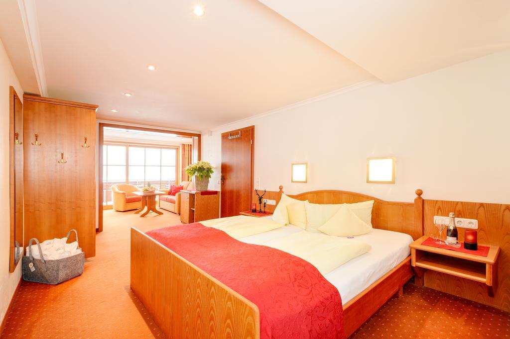 Familien- Und Wellnesshotel "Viktoria" Oberstdorf Esterno foto