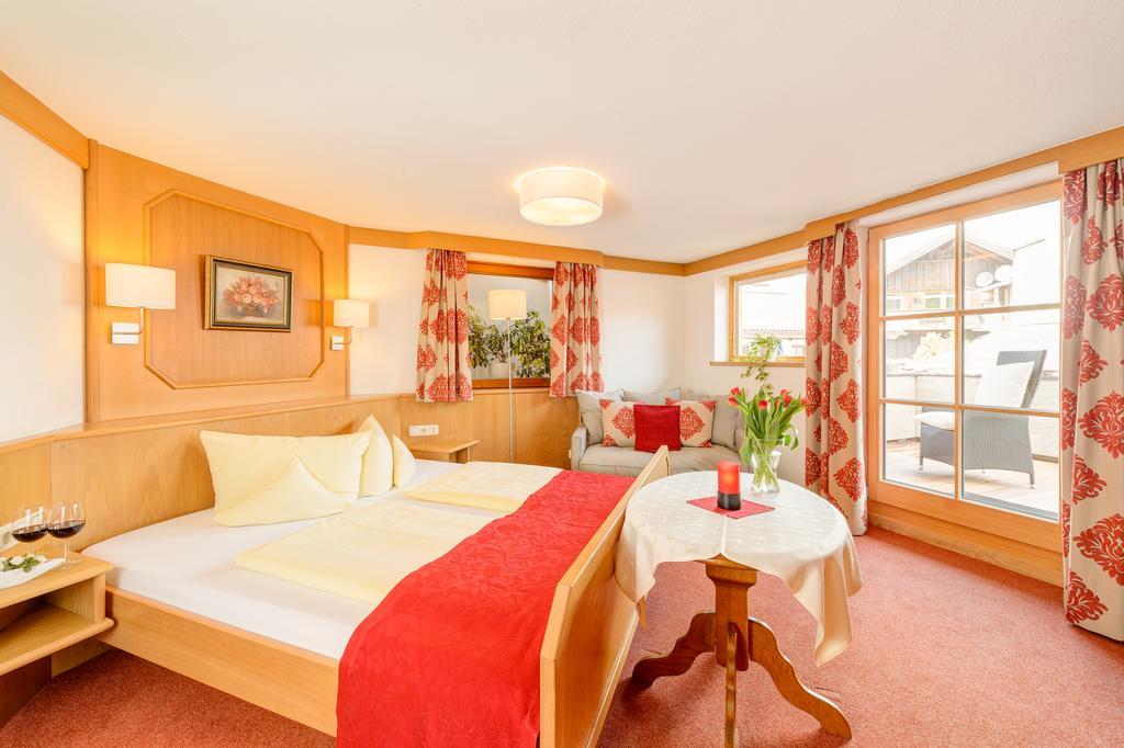Familien- Und Wellnesshotel "Viktoria" Oberstdorf Esterno foto