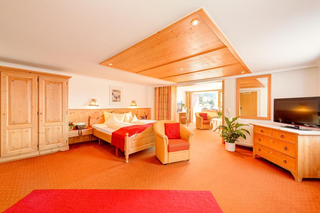Familien- Und Wellnesshotel "Viktoria" Oberstdorf Esterno foto