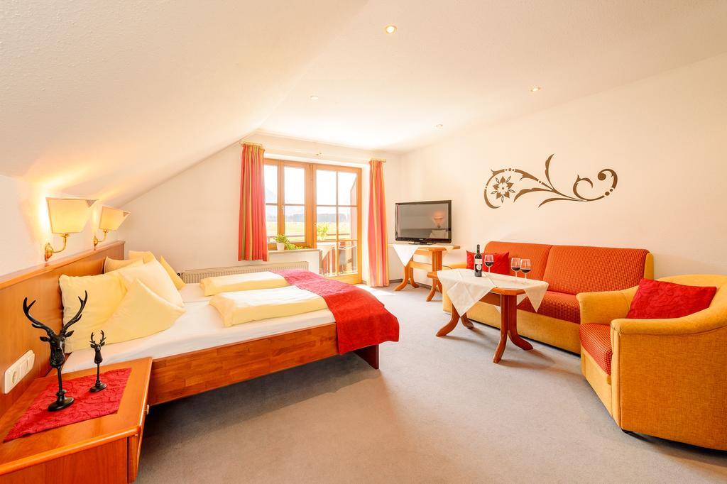 Familien- Und Wellnesshotel "Viktoria" Oberstdorf Esterno foto